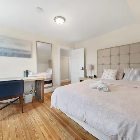 5Br 2Bh Bright & Spacious Apt In Brighton Boston Exterior photo