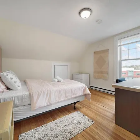 5Br 2Bh Bright & Spacious Apt In Brighton Boston Exterior photo