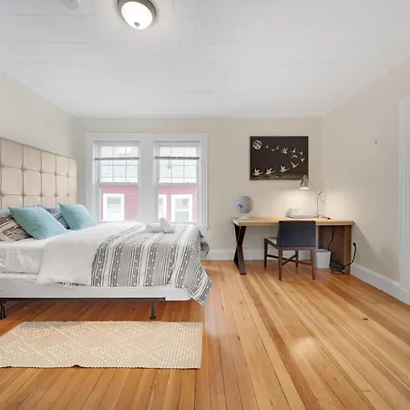5Br 2Bh Bright & Spacious Apt In Brighton Boston Exterior photo