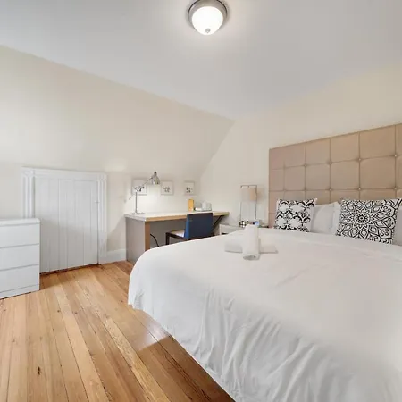 5Br 2Bh Bright & Spacious Apt In Brighton Boston Exterior photo