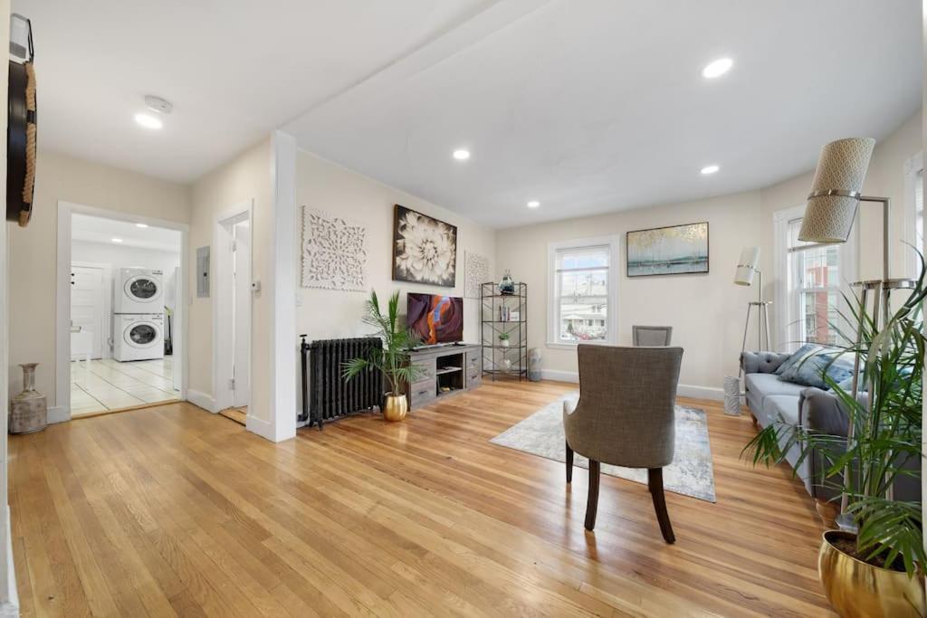 5br 2bh Bright & Spacious In Brighton Appartement Boston