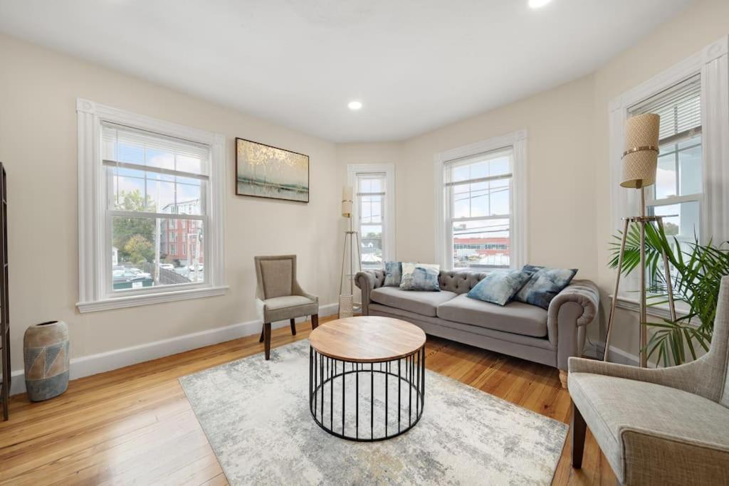 5br 2bh Bright & Spacious In Brighton Boston